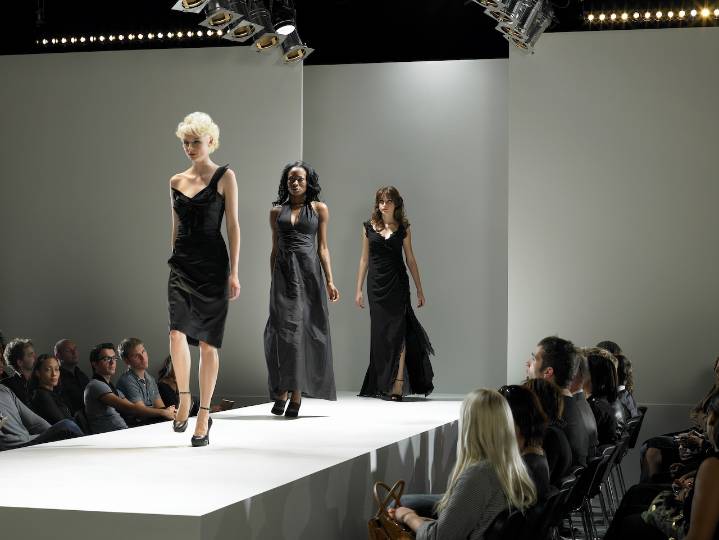 Family member of iconic fashion house dies at 93