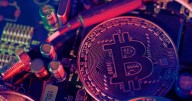 SAT y UIF perfeccionan la mira en operaciones con criptomonedas y sector inmobiliario