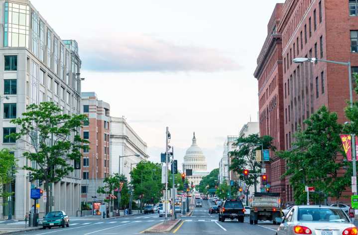 Planean aumentar presencia federal en D.C.