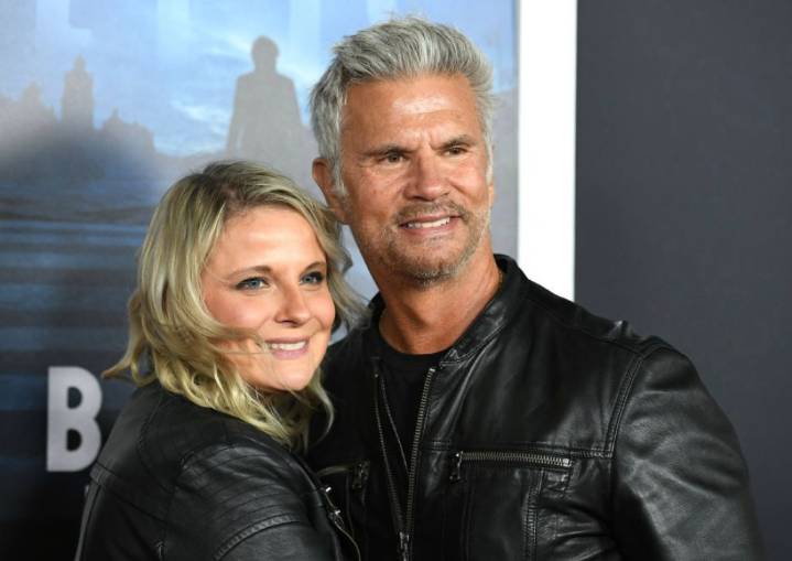 ’80s TV Star Files to Divorce His Wife