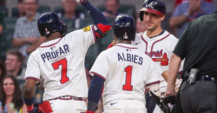 Braves score seven unanswered runs to beat White Sox, 11