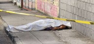 Abandonan un muerto desnudo en la colonia Cuernavaca