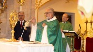 La basílica de la Vera Cruz acoge una celebración dedicada a las familias caravaqueñas que residen fuera de la ciudad