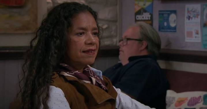 Emmerdale fans' surprise as pair 'fight like old lovers' in unexpected twist