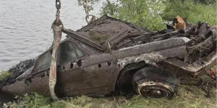 El hallazgo de un auto en el fondo de un río podría resolver un misterio de casi 60 años