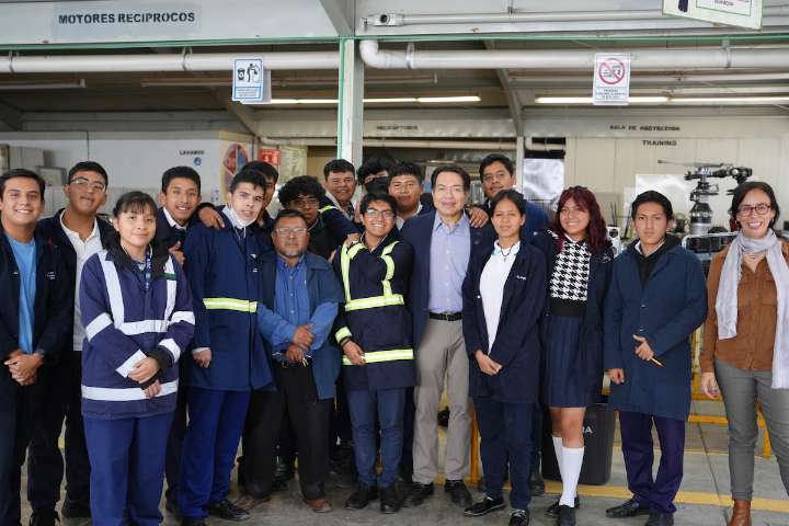 Más de 7 mil estudiantes del Conalep se gradúan bajo la modalidad dual: SEP