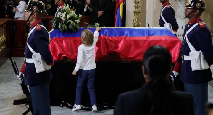 Miguel Uribe ya descansa en el Cementerio Central de Bogotá: así luce su tumba