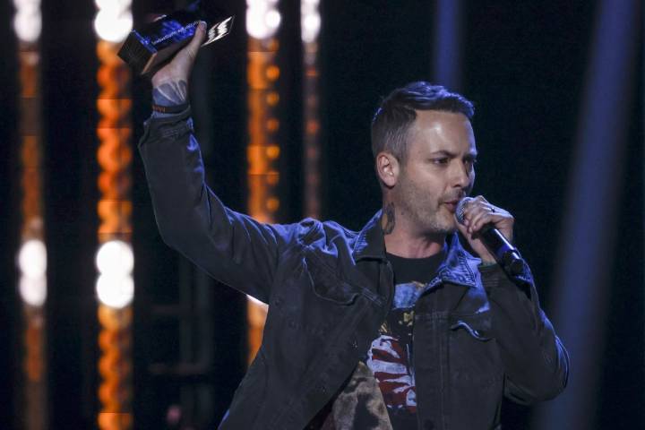 Country singer Dallas Smith winks at Trump's annexation threats with 51