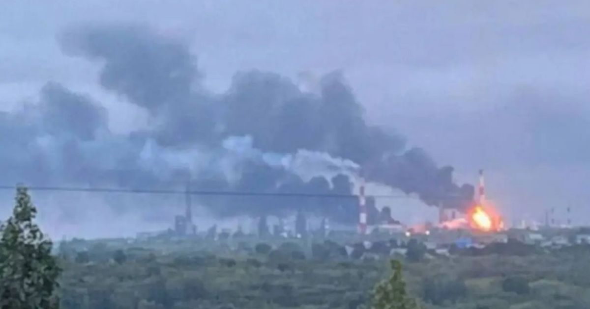 Ucrania lanzó un ataque con drones y alcanzó una refinería de petróleo en Rusia, en la previa de cumbre Putin