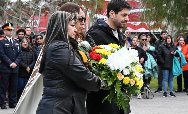 El viceintendente encabezó el acto de conmemoración por el 175º aniversario del fallecimiento del General San Martín
