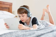 Más pantallas, menos libros. Cómo pasan su tiempo libre los niños argentinos y por qué es importante que se aburranasan su tiempo libre los niños argentinos