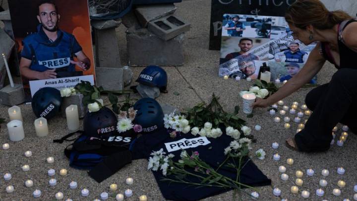 “Es una masacre de periodistas”: Directora de AJ+ denuncia asesinatos de comunicadores en Gaza