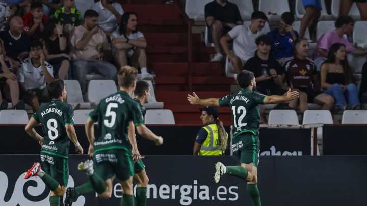 Villalibre firma un doblete exprés y da al Racing su segunda victoria consecutiva