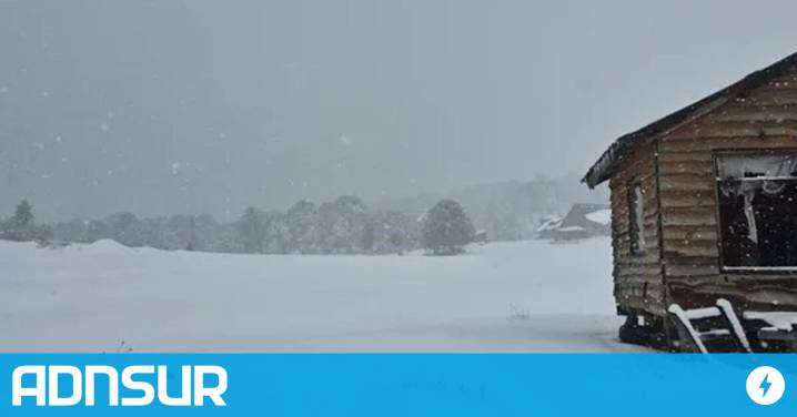 22:25 Parte de Chubut está bajo alerta amarilla por nevadas muy intensas: podrían caer hasta 40 centímetros de nieve