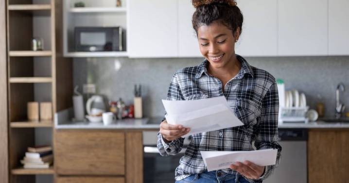 Universal Credit claimants could get up to £1,200 bonus from DWP