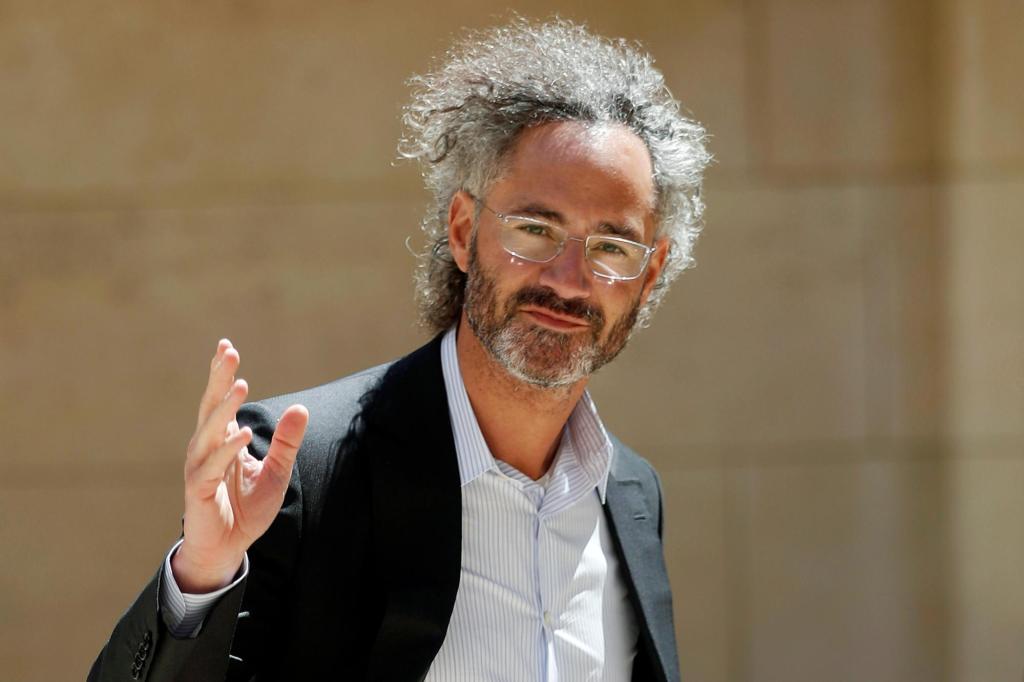 Palantir books its first $1 billion in quarterly sales and dodges DOGE axe