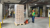 Fuerza laboral en Estados Unidos pierde más de un millón de trabajadores migrantes por políticas de Donald Trump: estos son los sectores más afectados