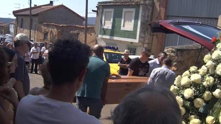 El municipio leonés de Quintanilla de Flórez, en León, despide a Jaime, el segundo voluntario muerto en los incendios