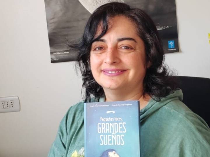Entrevista a la Profesora Nadia Valenzuela Fuentes: “la curiosidad no se impone, se contagia y para...