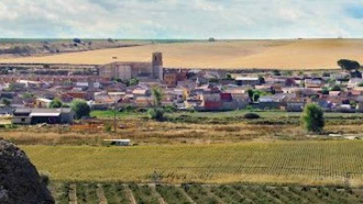 Muere un hombre al que encontraron inconsciente en medio de una carretera en Valladolid