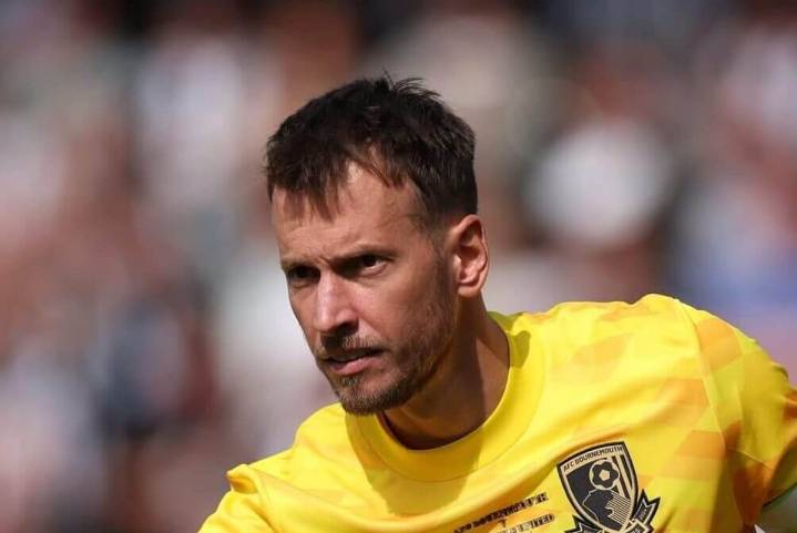Bournemouth confirm goalkeeper Neto permanent transfer to Botafogo