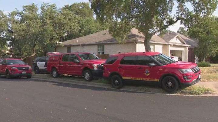 One dead in South Austin house fire