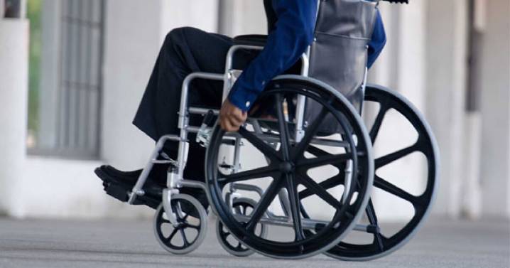 Personas en silla de ruedas: el reto para recibir atención y moverse en CDMX