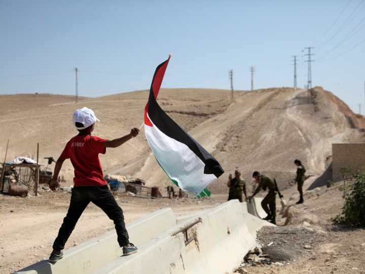 Analysis: Israel E1 settlement plan makes Palestinian state further away