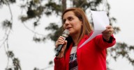 Justicia prohíbe a Natalia Valdebenito hacer chistes sobre tragedia de mineros tras recurso de familiares