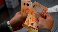El Gobierno logró aspirar los pesos que habían sobrado de la licitación de la semana pasada