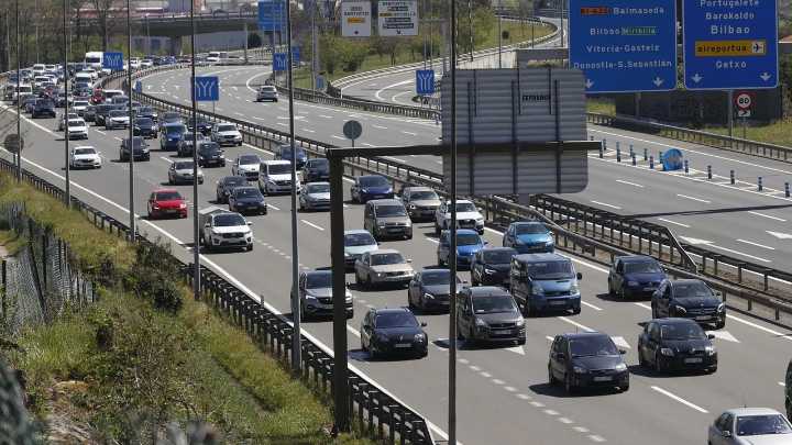 Muere una mujer de 33 años y otras tres personas resultan heridas en un accidente de tráfico en Lemoa