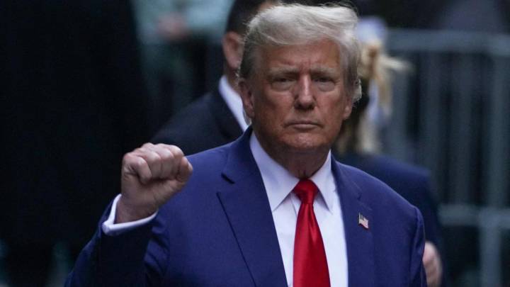 Donald Trump anuncia que va a acompañar a militares y policías en la patrulla de las calles de Washington