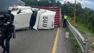 Volcadura de tractocamión en la autopista Puebla