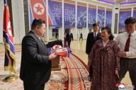 Kim Jong-un condecora a más caídos en la guerra de Rusia contra Ucrania; ceremonia se da a días de verse con Putin