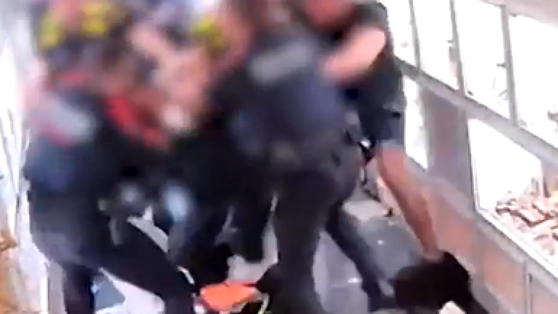 Detenidos dos hombres vestidos de mujer mientras robaban una joyería en Barcelona