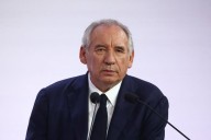French bonds tumble after PM calls confidence vote