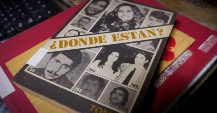 Presidente Boric entrega a familiares más de 150 carpetas con antecedentes que el Estado tenía sobre DD.DD.