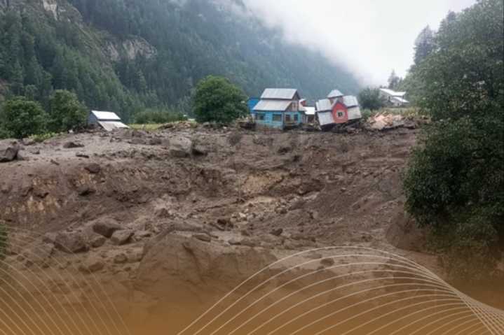 Mueren 46 personas tras repentina inundación en la India