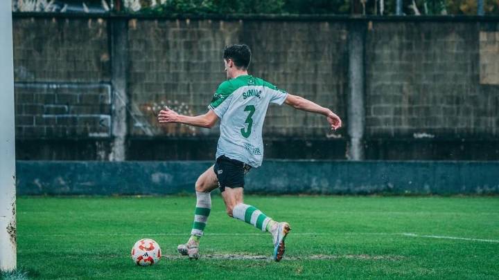 Un canterano del Racing, favorito para reforzar la defensa del Avilés