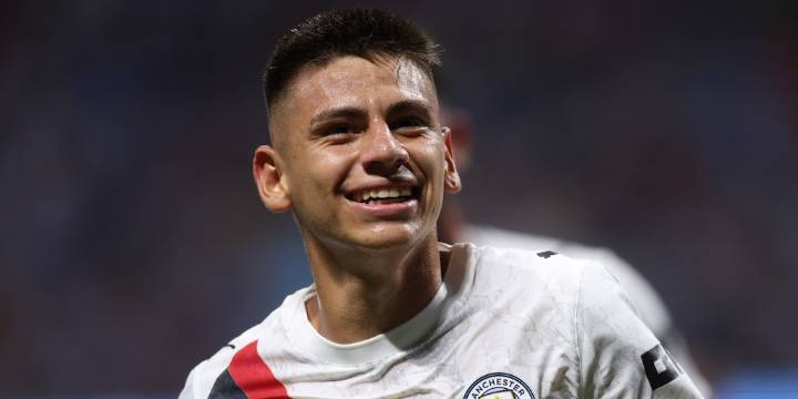 El Diablito Echeverri se irá del Manchester City y jugará con una figura de la selección argentina en otro equipo europeo
