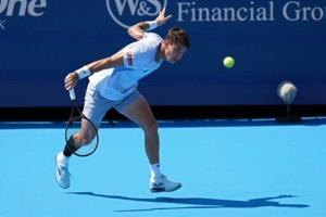 Toronto champion Shelton to start Cincy against Argentine outsider