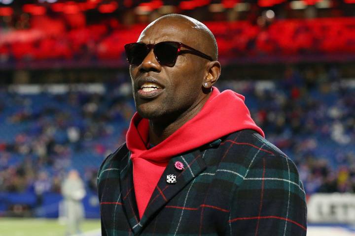 “Rest In Peace”: Terrell Owens Mourns Family Member’s Death as Prayers Pour In From NFL Community NFL legend Terrell Owens opens up about heartbreaking family loss as fans flood his Instagram with sup