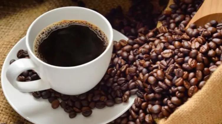 Con estos consejos puedes evitar que el café manche tus dientes