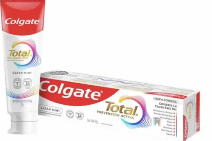 Retira del mercado pasta dental Colgate Total Clean Mint por riesgos a la salud