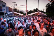 Ciudad colombiana de Cali se vistió de blanco y encendió velas en homenaje a víctimas del atentado