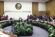 INE no sancionarán a Morena por los sobres de dinero que recibió Pío López Obrador