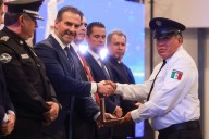 Reconocen lealtad y valentía de policías de Monterrey