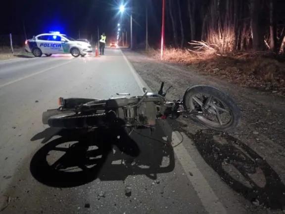 Identificaron al motociclista que murió tras chocar con un poste en Cipolletti