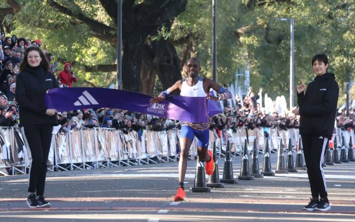 Media Maratón de Buenos Aires. El ugandés Jacob Kiplimo impuso su dominio y Florencia Borelli marcó el récord sudamericano