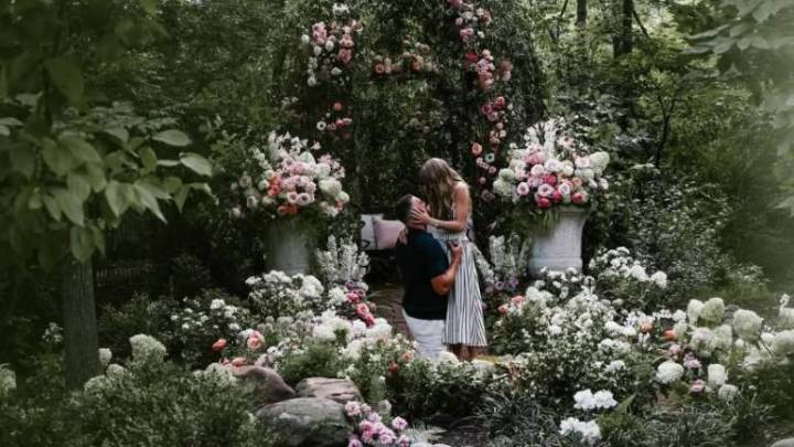 Anuncian su compromiso Taylor Swift y Travis Kelce